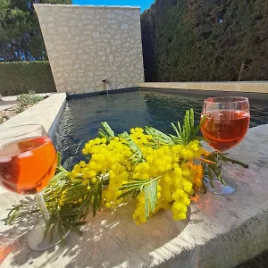 La Maison De Manon, 4-5personnes, 75m2, Centre Village Avec Piscine Privee Maussane les Alpilles